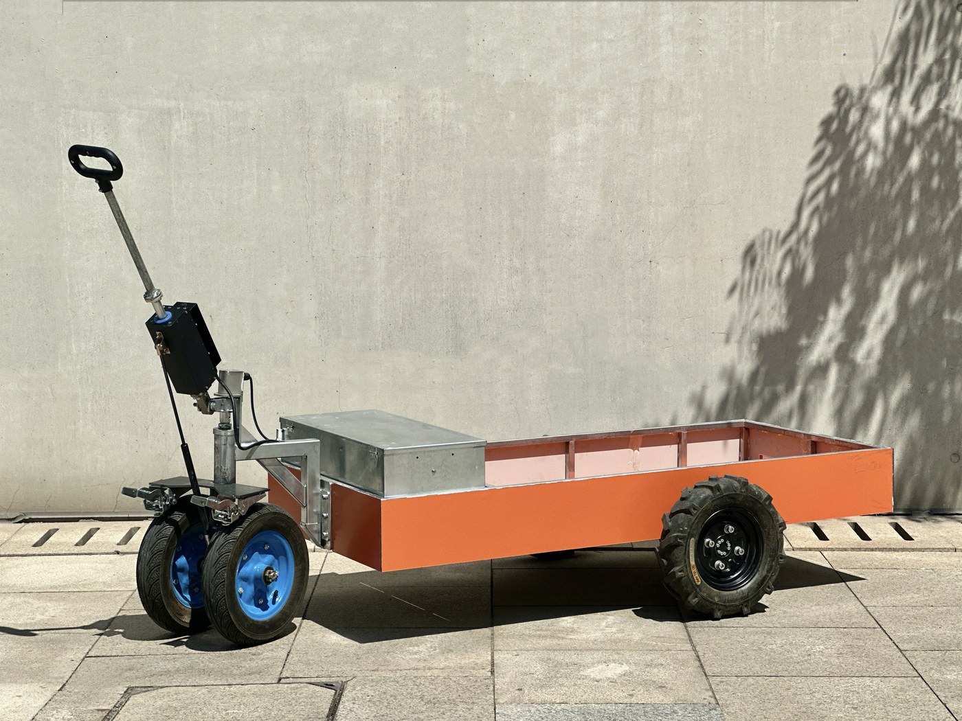Shennong Steed I carrier with flatbed bed and pull handle, full view