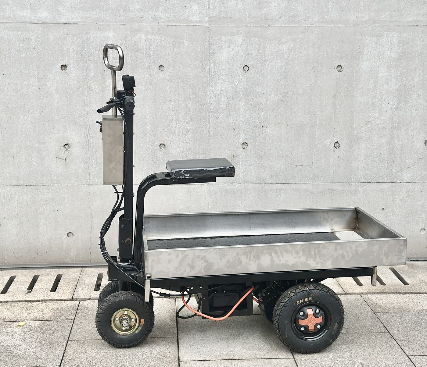 Shennong Steed II three-wheel utility vehicle, full side view